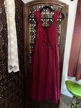 Sleeveless Lace-Up Burgundy Midi Dress
